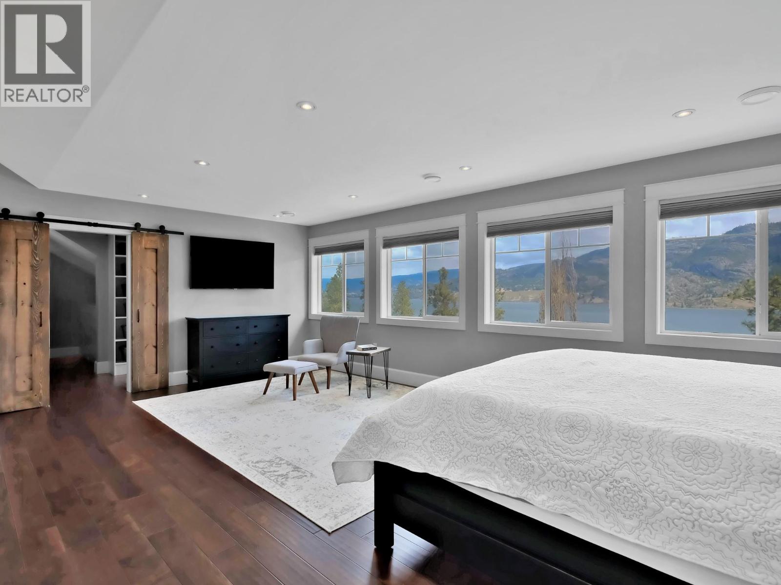  552 PINEVIEW Drive, Kaleden