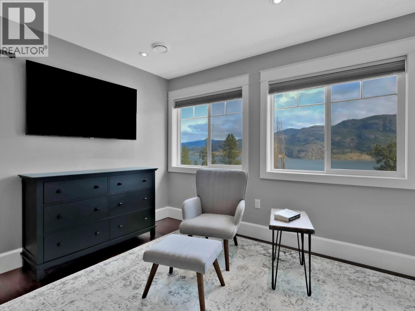  552 PINEVIEW Drive, Kaleden