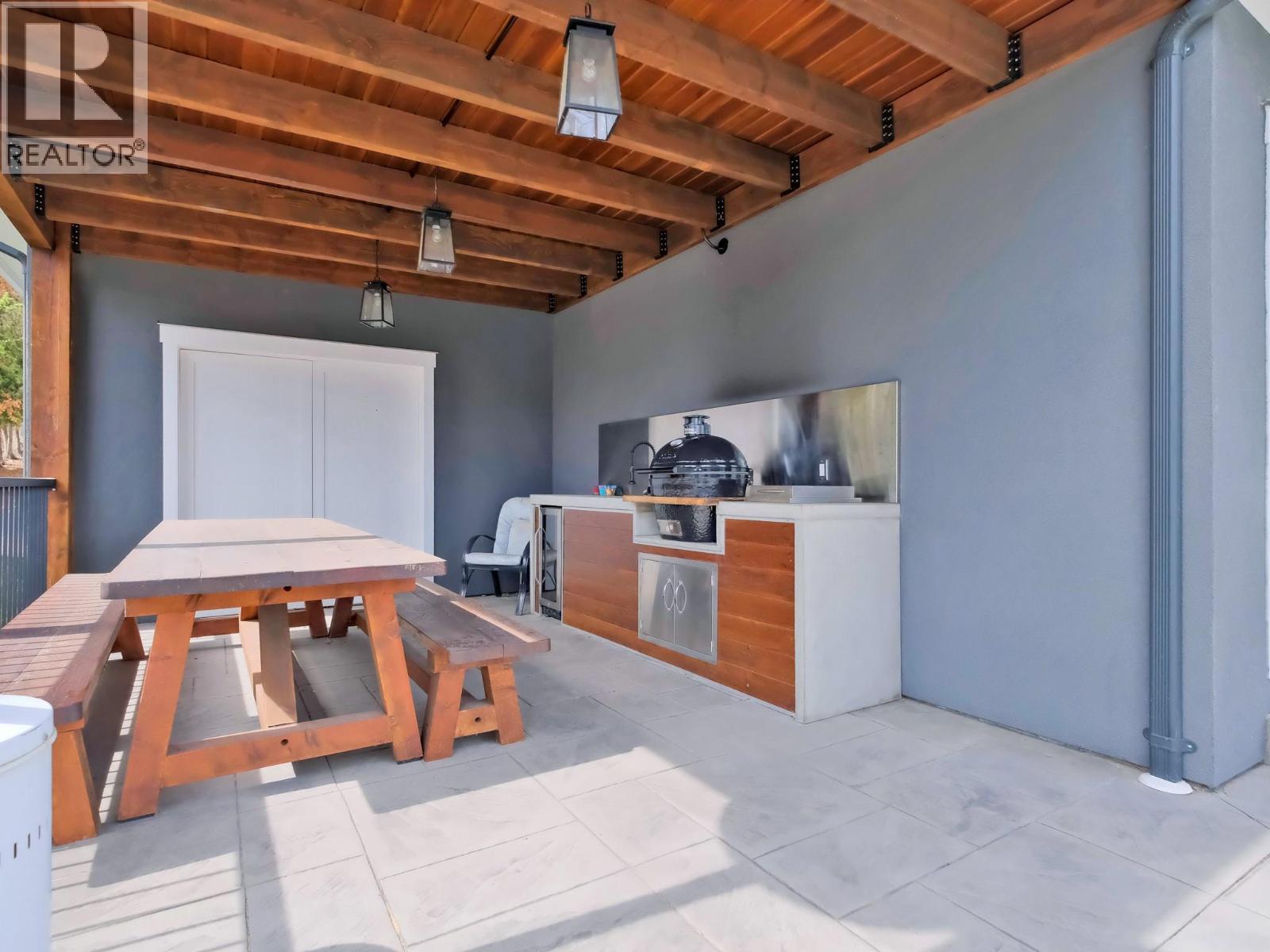  552 PINEVIEW Drive, Kaleden