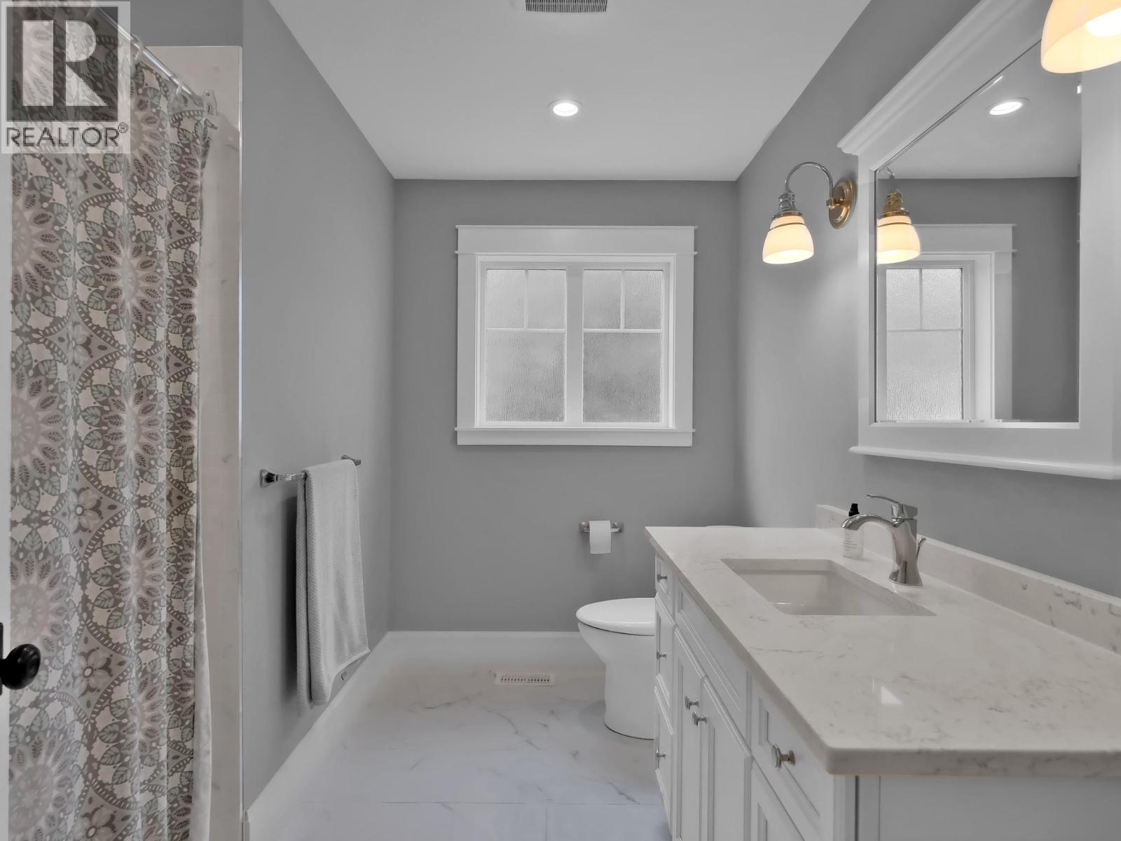  552 PINEVIEW Drive, Kaleden