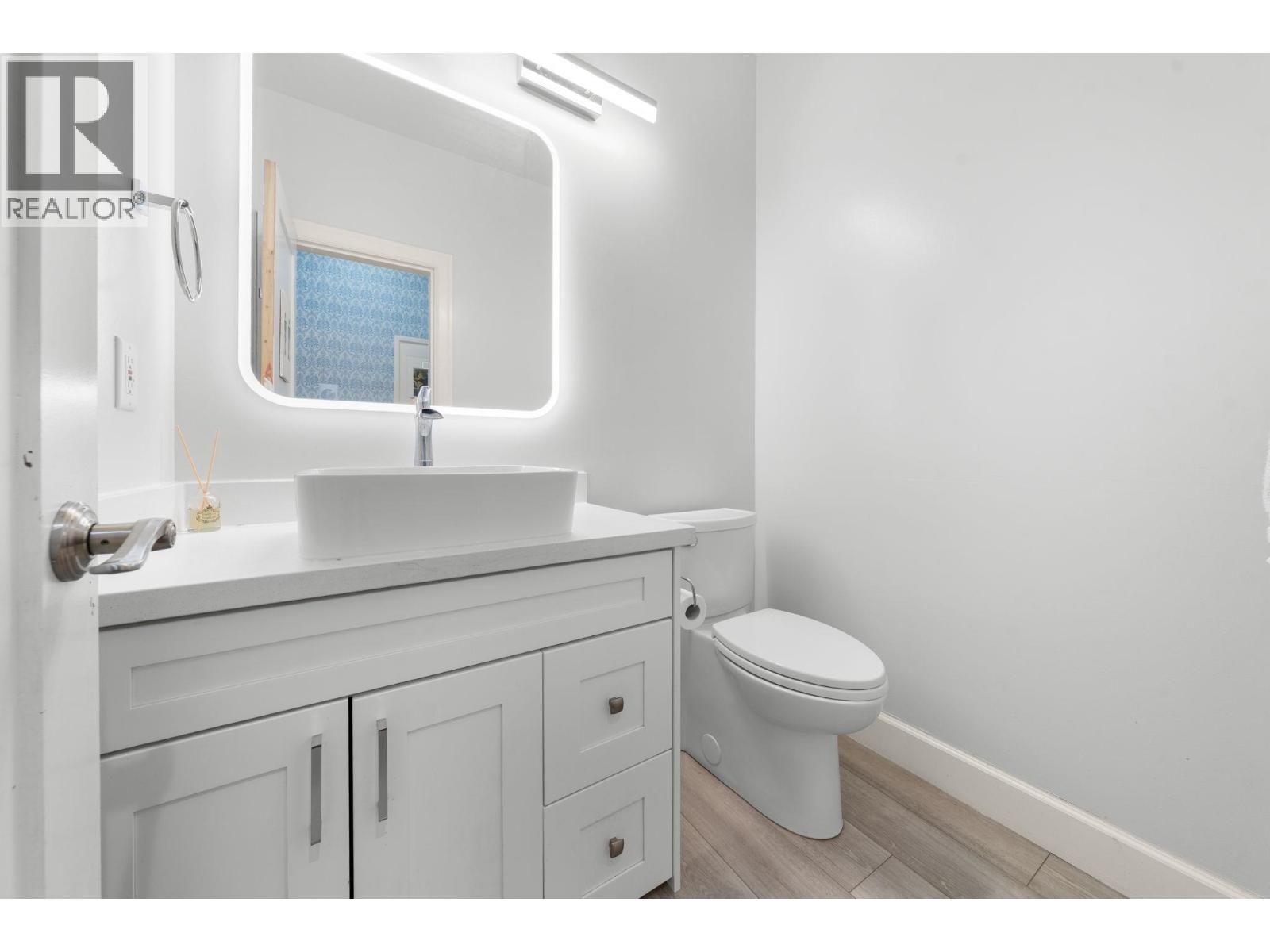 341 E 8TH STREET, North Vancouver