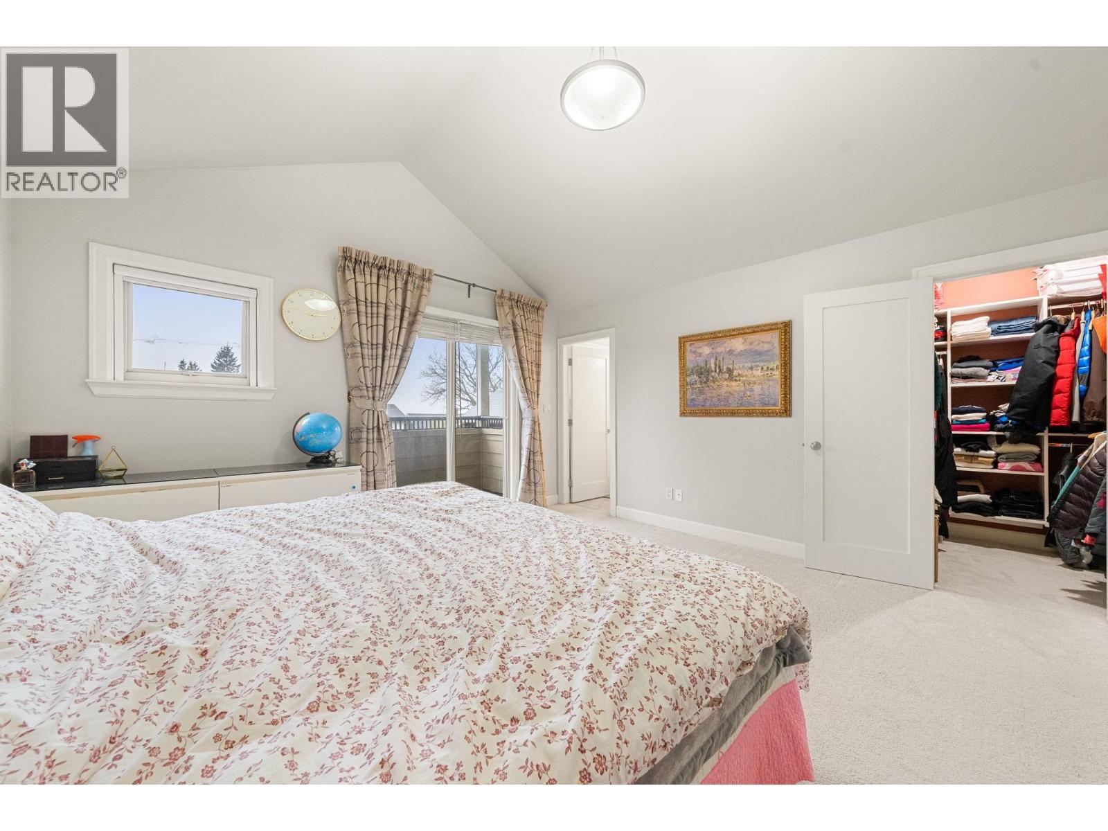 341 E 8TH STREET, North Vancouver