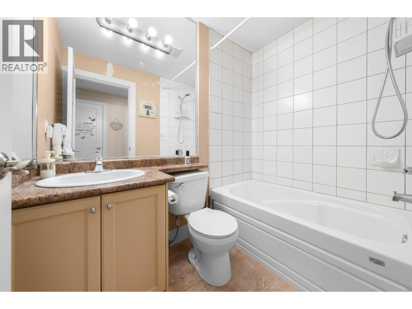 341 E 8TH STREET, North Vancouver