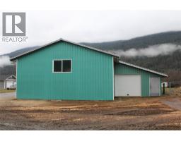 4809 Back Enderby Road, Spallumcheen, BC V4Y0W9 Photo 14