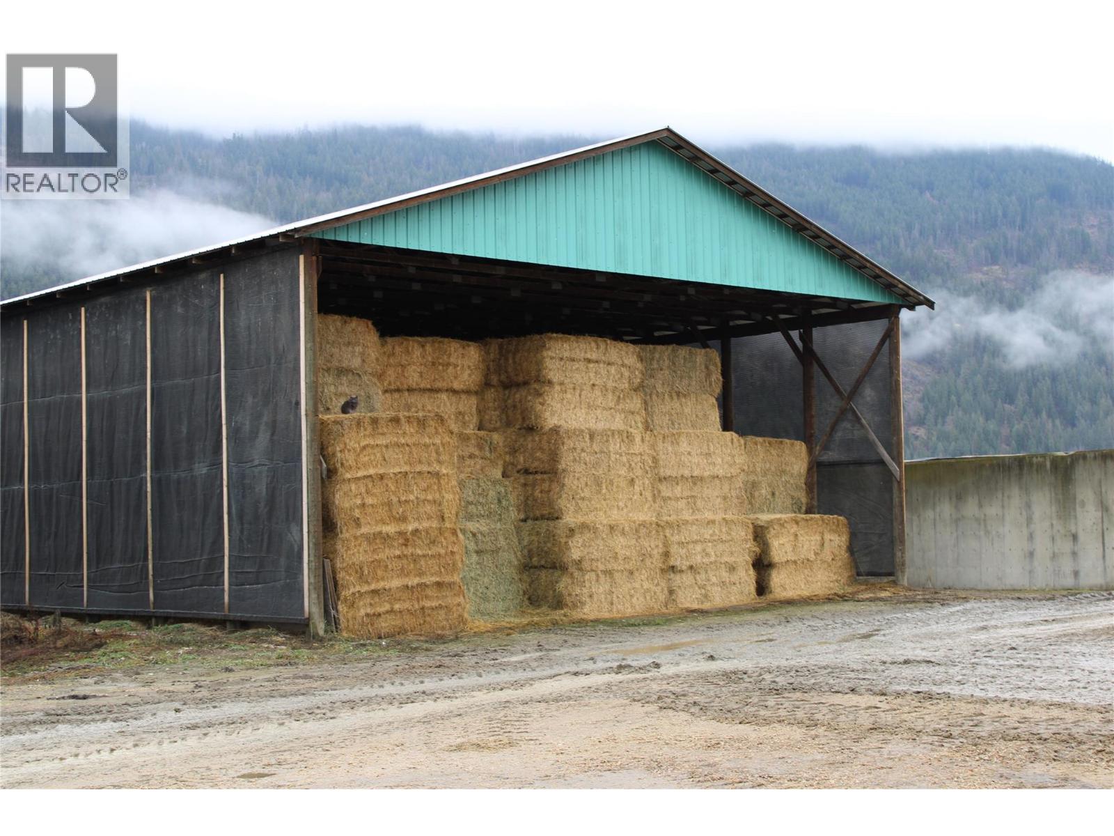  4809 Back Enderby Road, Spallumcheen