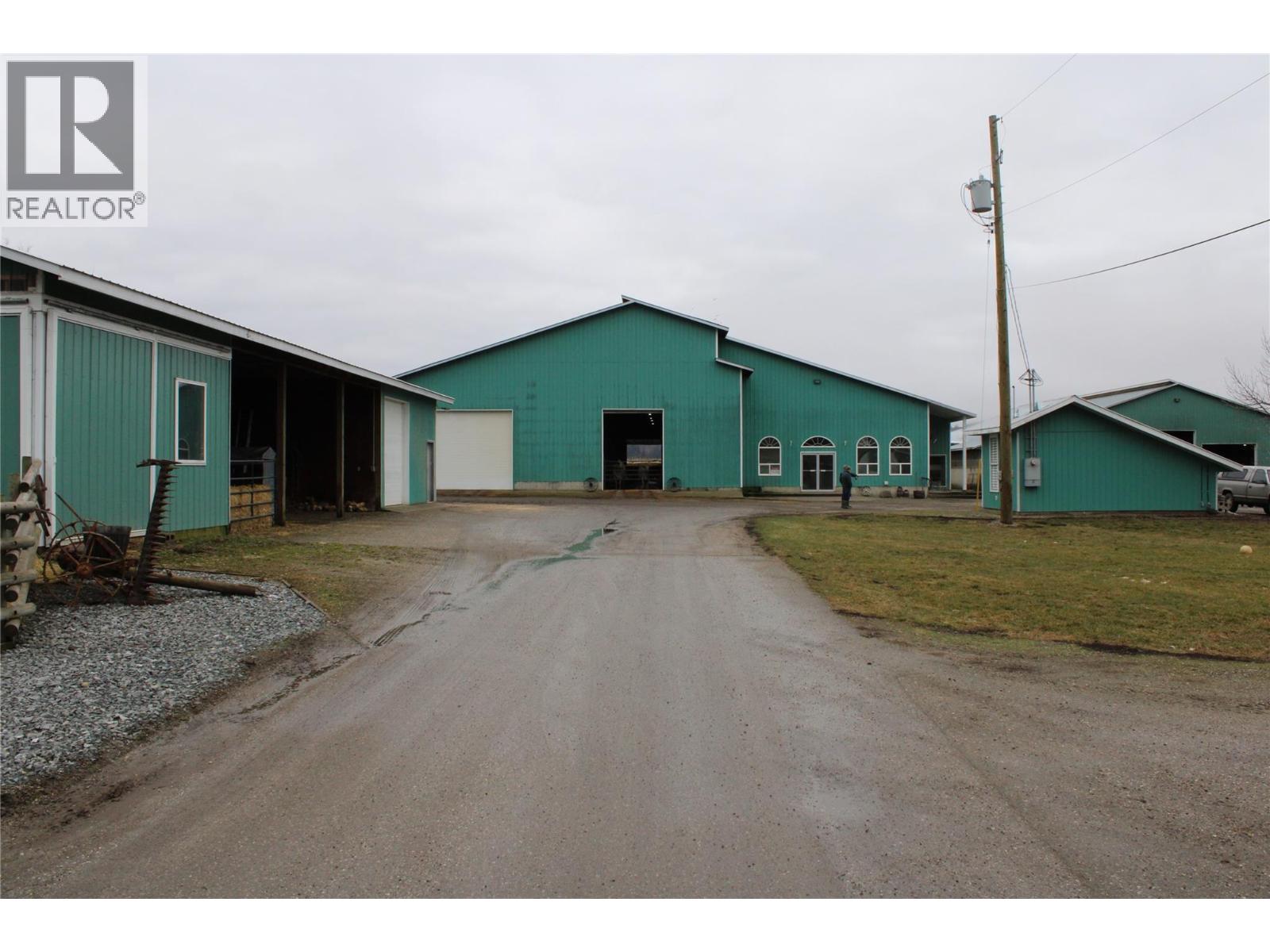  4809 Back Enderby Road, Spallumcheen