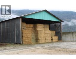 4809 Back Enderby Road, Spallumcheen, BC V4Y0W9 Photo 12