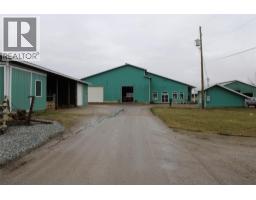 4809 Back Enderby Road, Spallumcheen, BC V4Y0W9 Photo 17