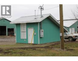 4809 Back Enderby Road, Spallumcheen, BC V4Y0W9 Photo 18