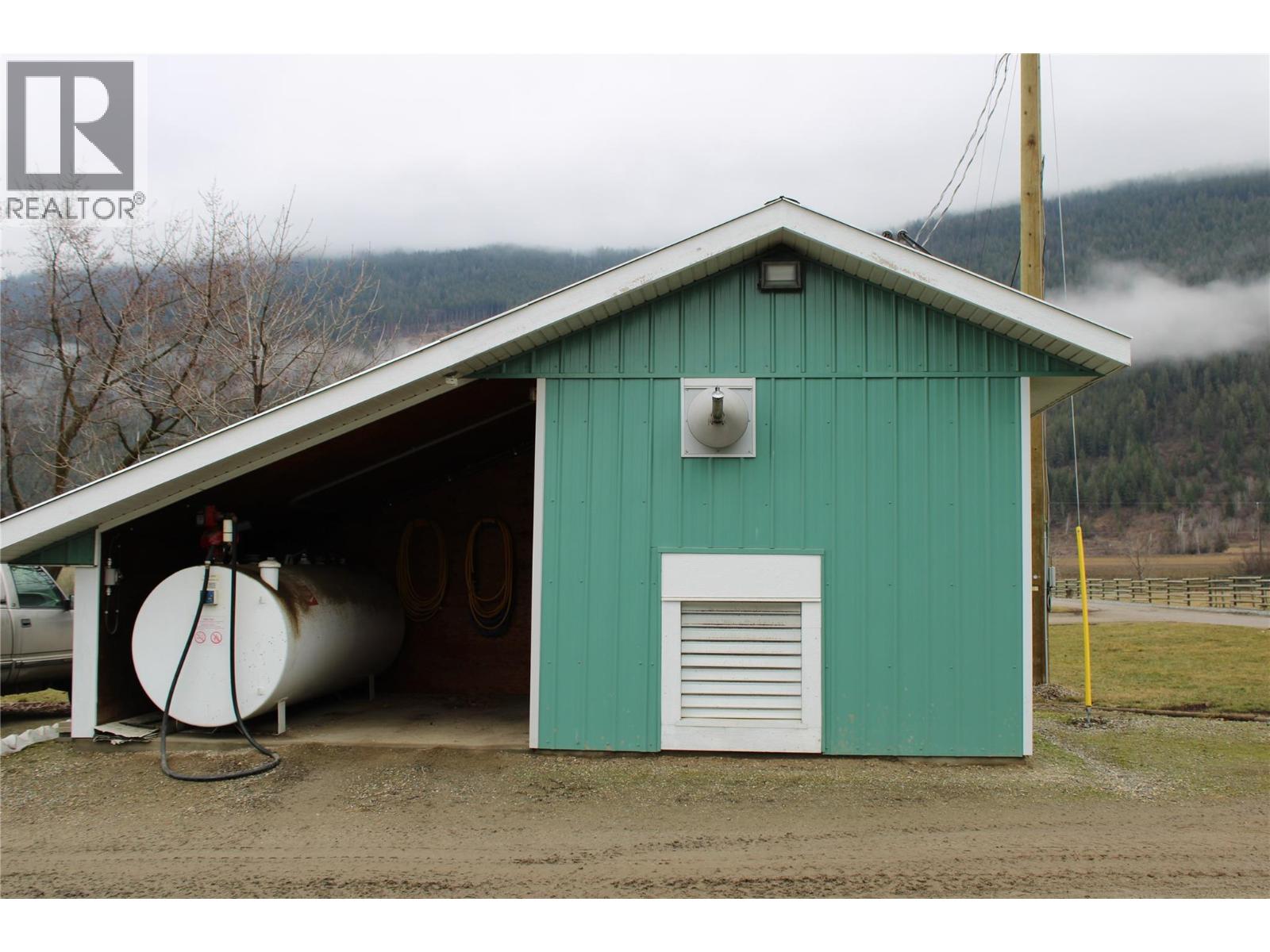  4809 Back Enderby Road, Spallumcheen