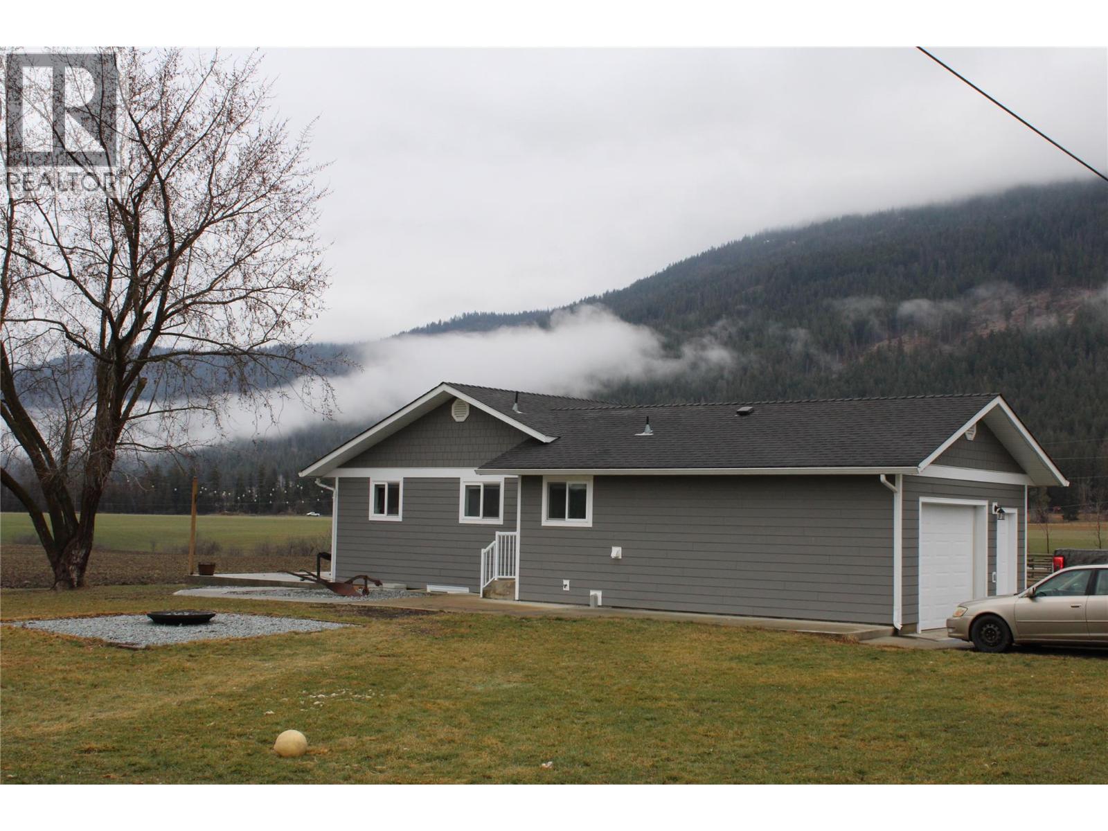  4809 Back Enderby Road, Spallumcheen