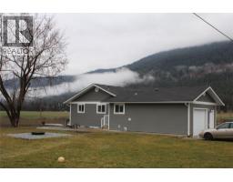 4809 Back Enderby Road, Spallumcheen, BC V4Y0W9 Photo 15