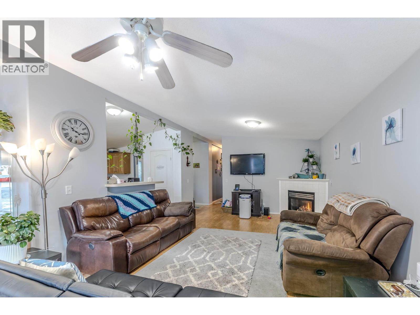 604 10th Avenue, Keremeos