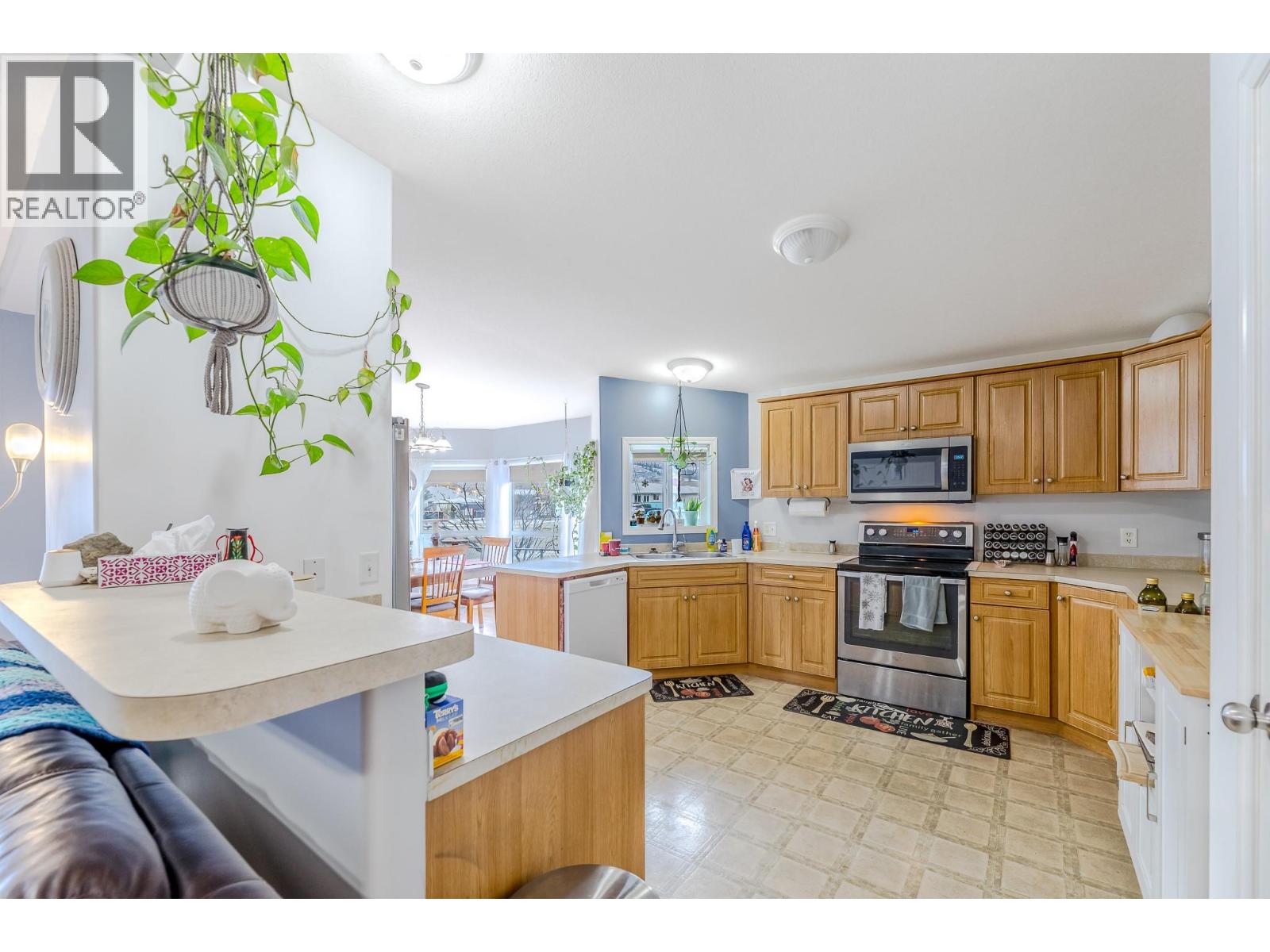 604 10th Avenue, Keremeos