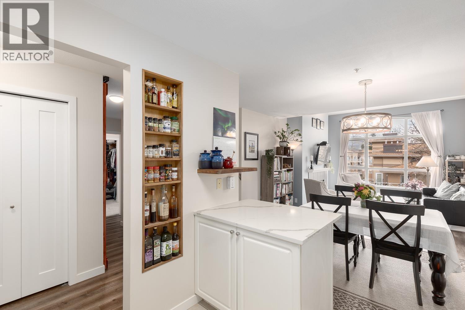 402 2559 PARKVIEW LANE, Port Coquitlam