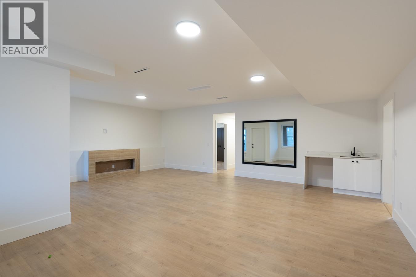 181 Holloway Drive - 33