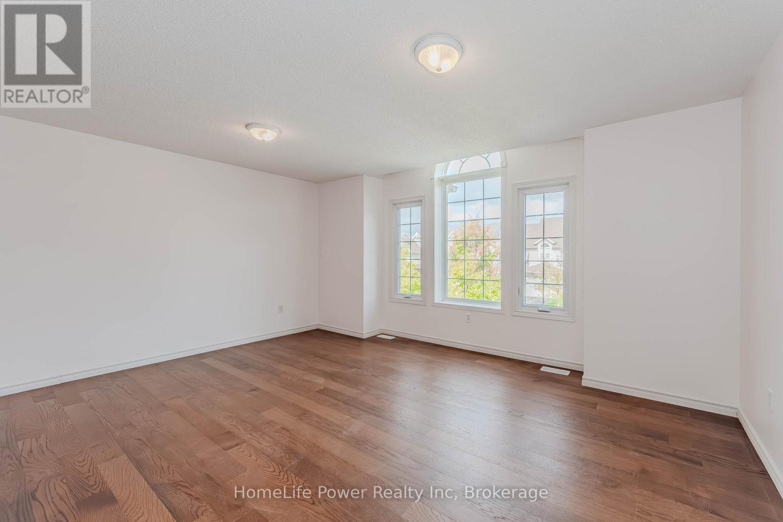 4 DARLING CRESCENT - 20