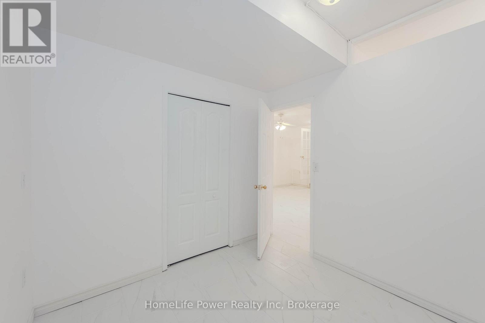 4 DARLING CRESCENT - 39