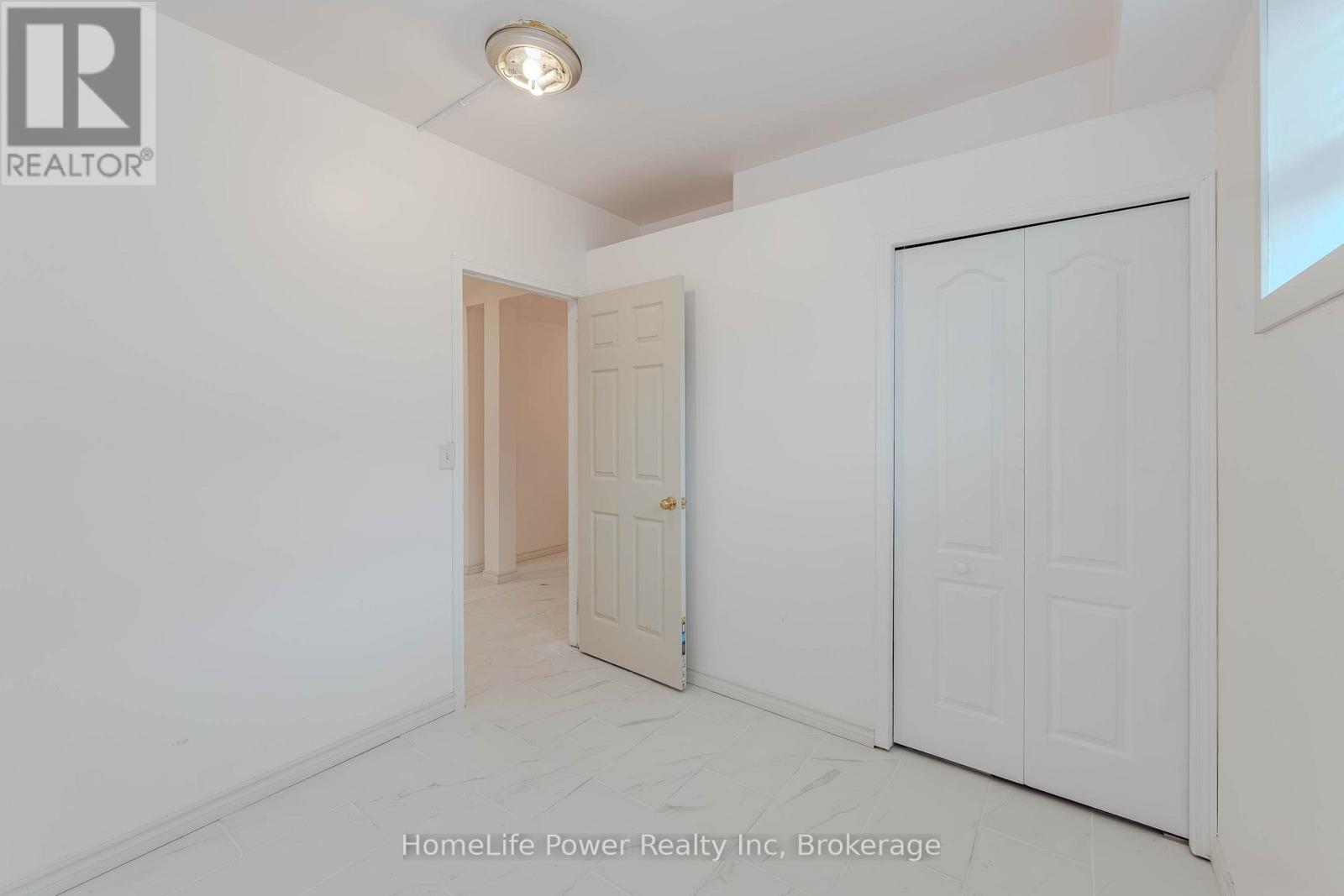 4 DARLING CRESCENT - 41