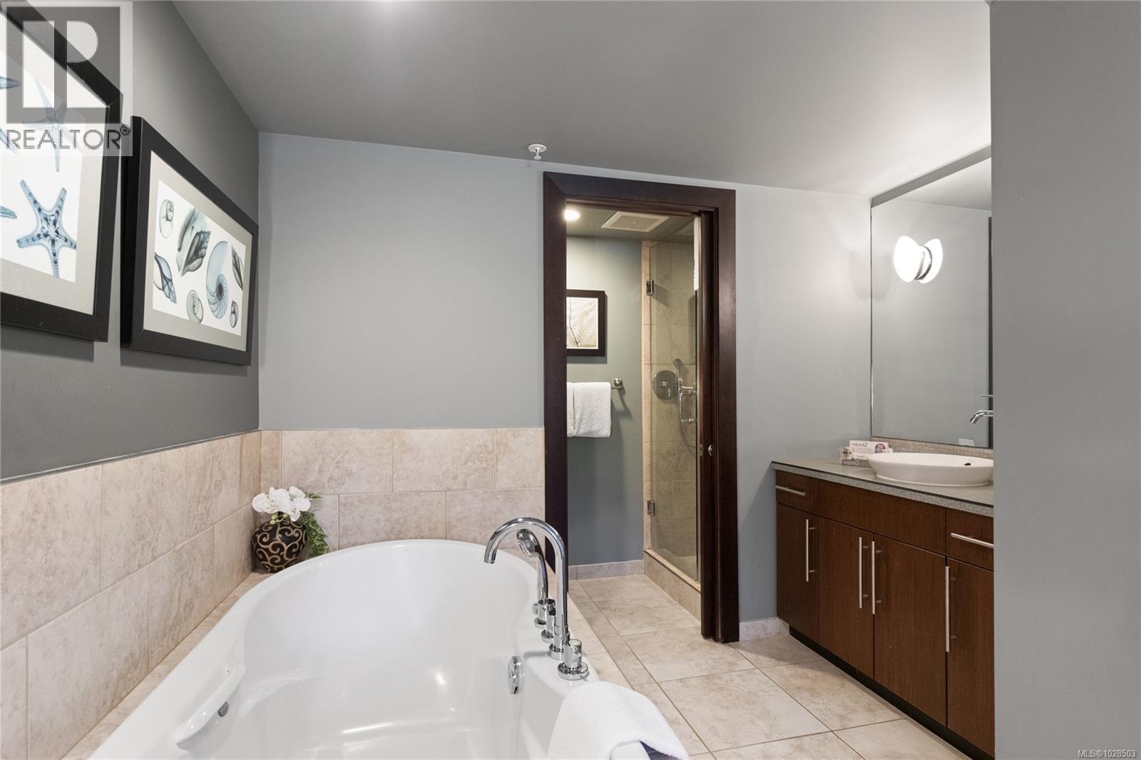 212 (SA1) 1175 Resort Dr, Parksville