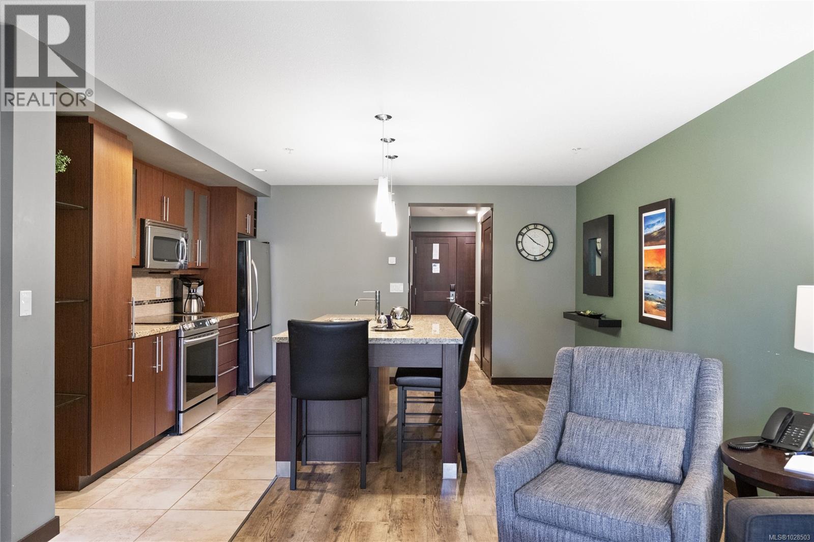 212 (SA1) 1175 Resort Dr, Parksville