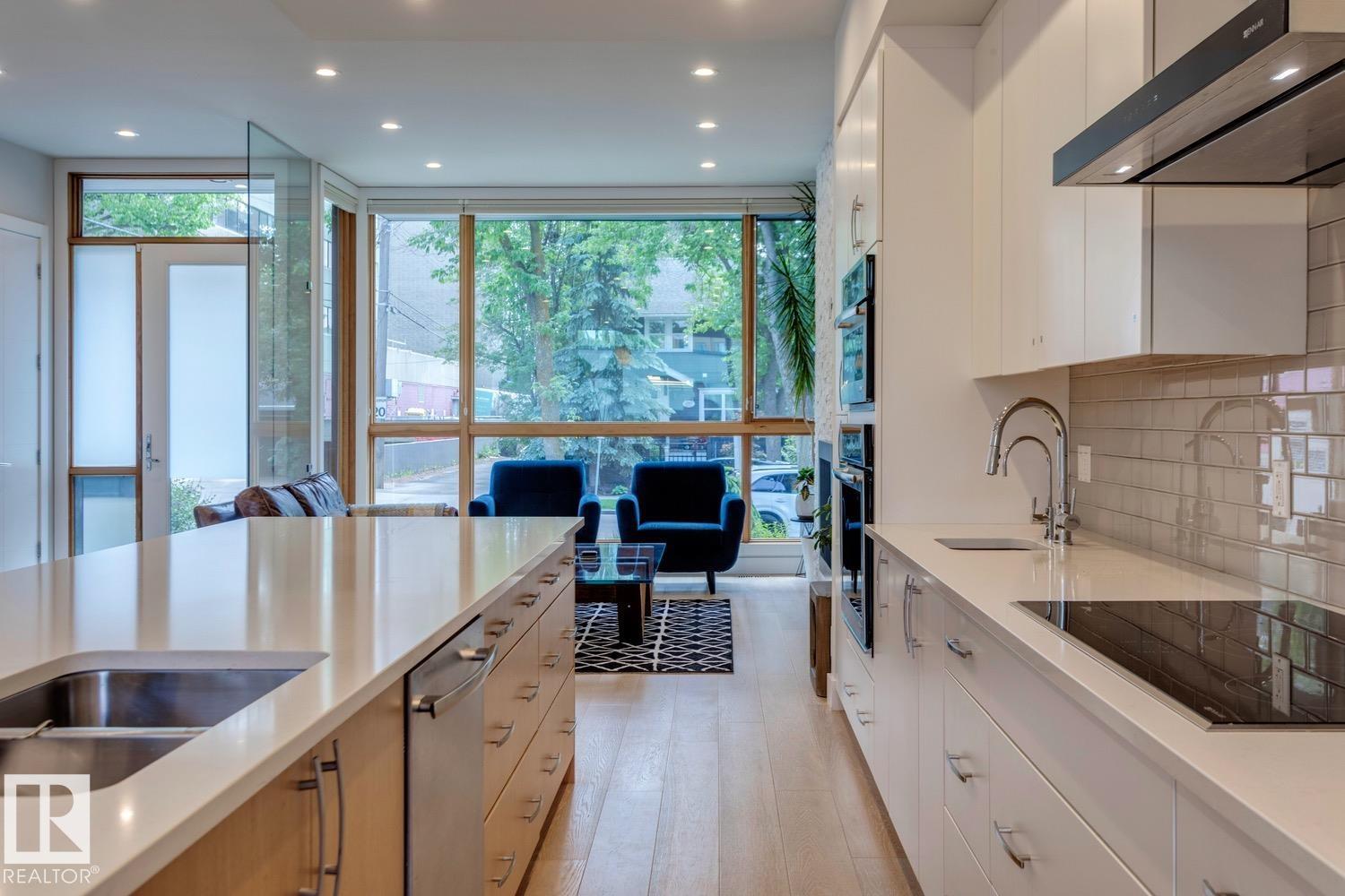 12420 103 AV NW, Edmonton