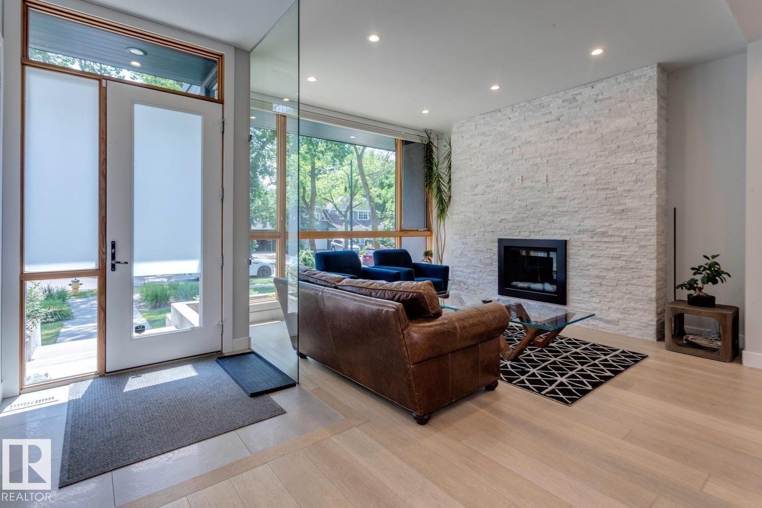 12420 103 AV NW, Edmonton