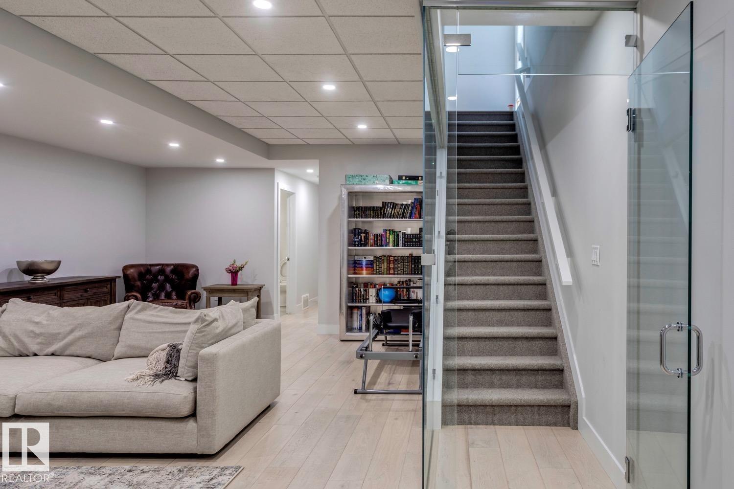 12420 103 AV NW, Edmonton