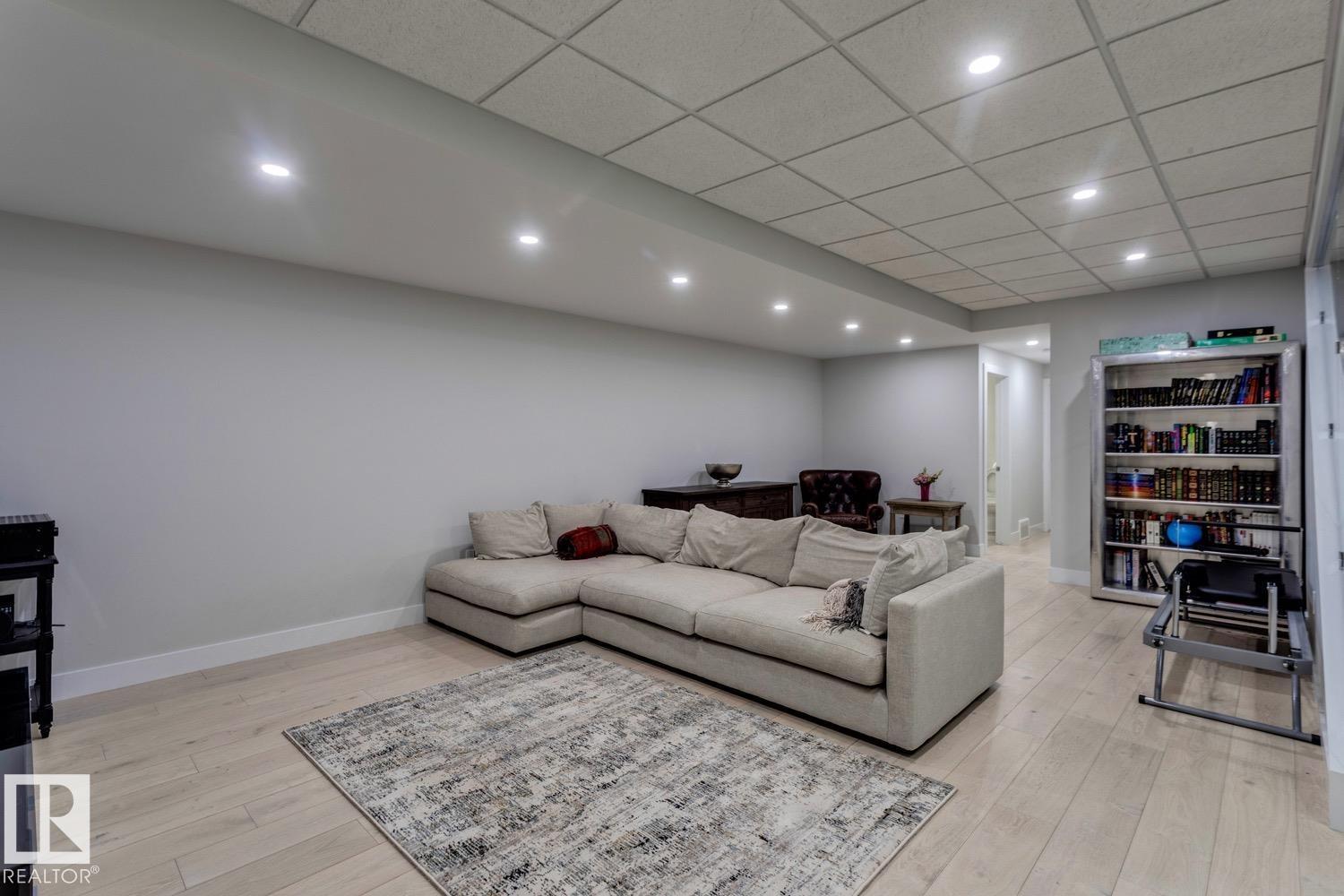 12420 103 AV NW, Edmonton