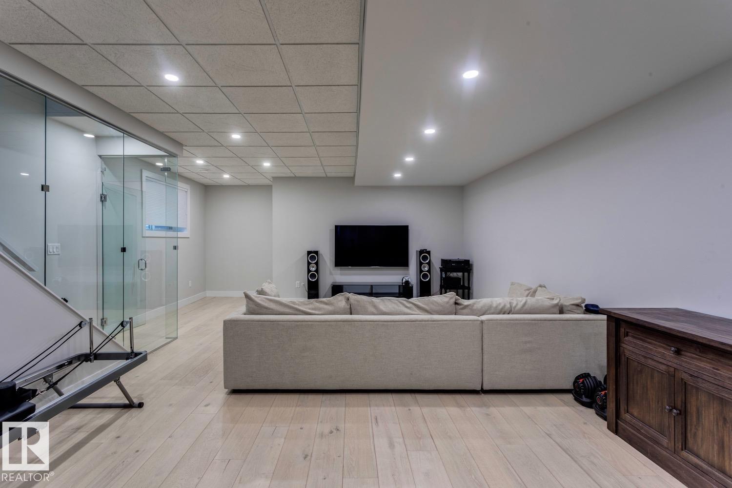 12420 103 AV NW, Edmonton