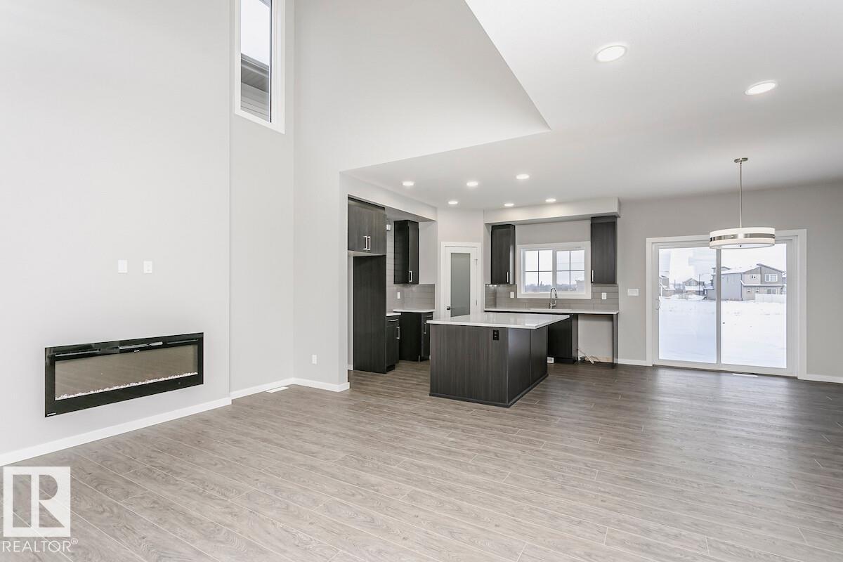 324 173 AV NW - 3