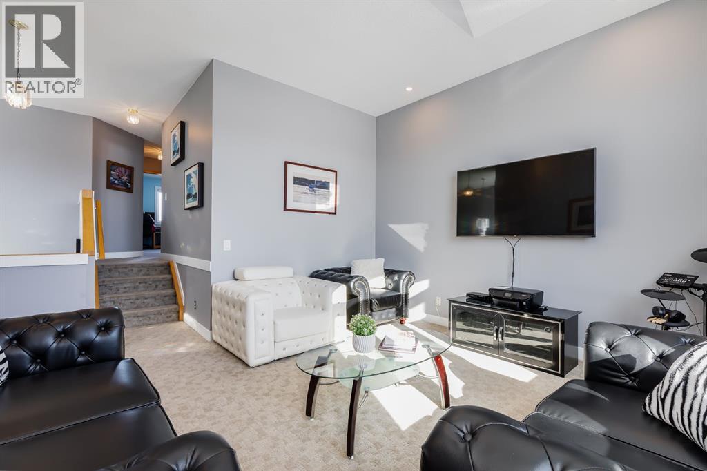 Single Family House for Sale in  Hidden Ranch Crescent NW Hidden Valley Calgary 