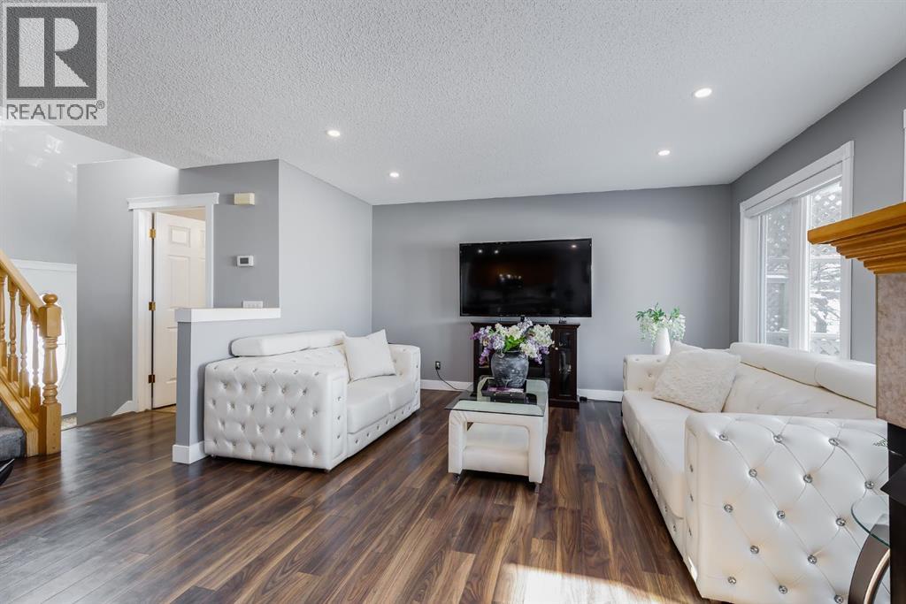 Single Family House for Sale in  Hidden Ranch Crescent NW Hidden Valley Calgary 