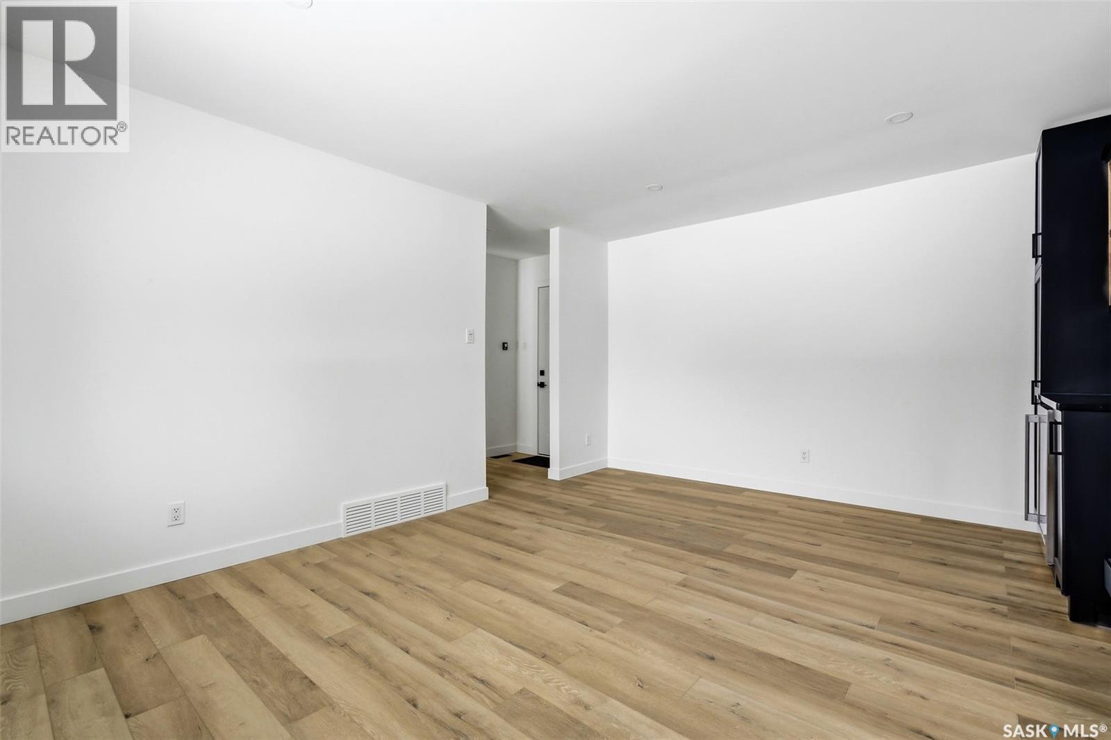 Single Family House 2 Level for Sale in  Thatcher ROAD Regina 