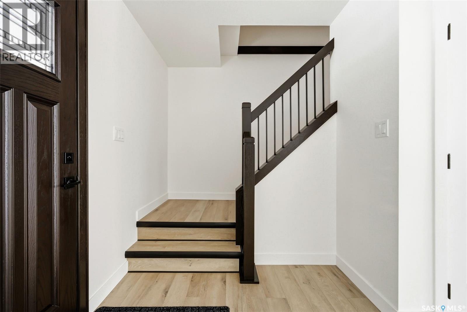 Single Family House 2 Level for Sale in  Thatcher ROAD Regina 