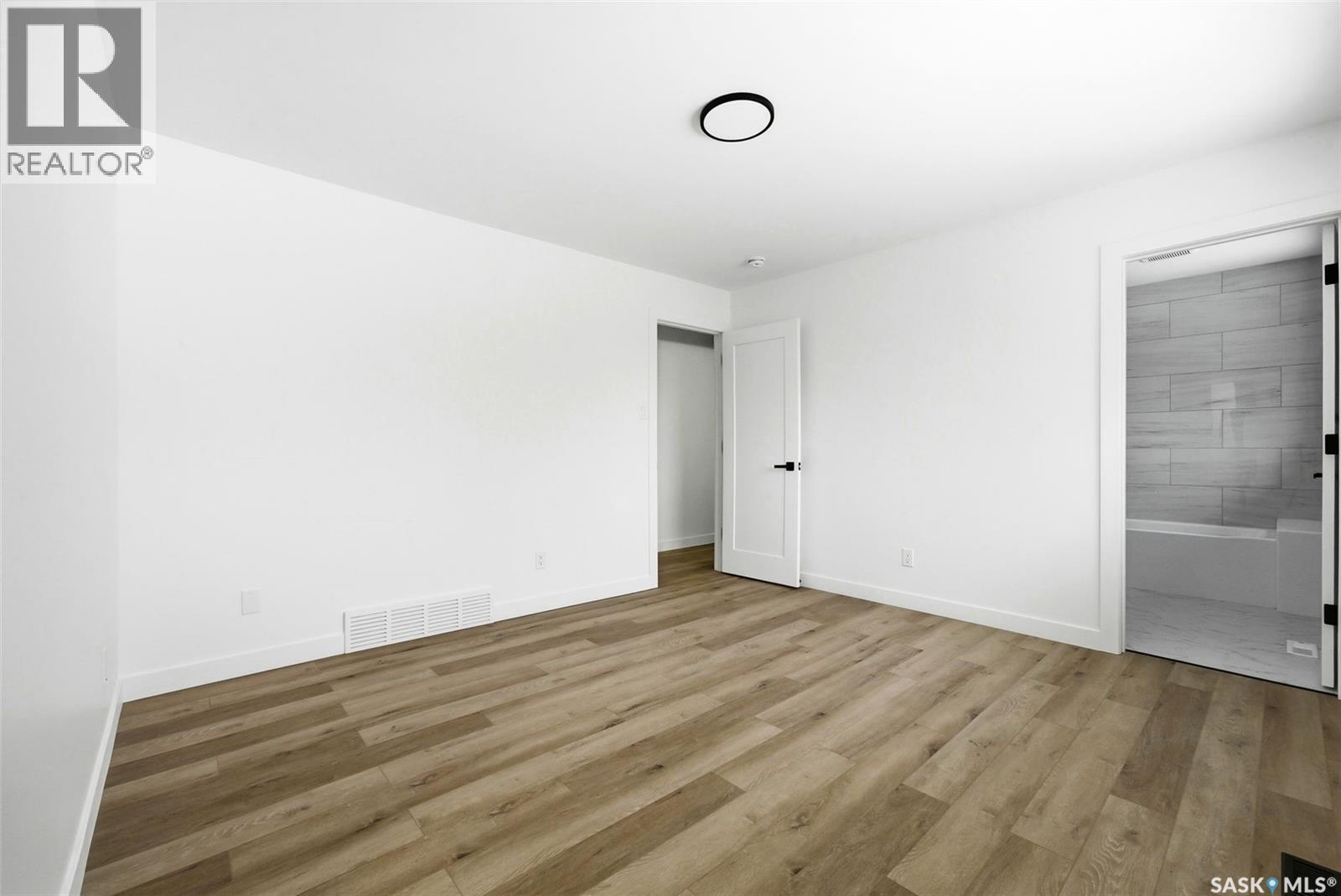 Single Family House 2 Level for Sale in  Thatcher ROAD Regina 