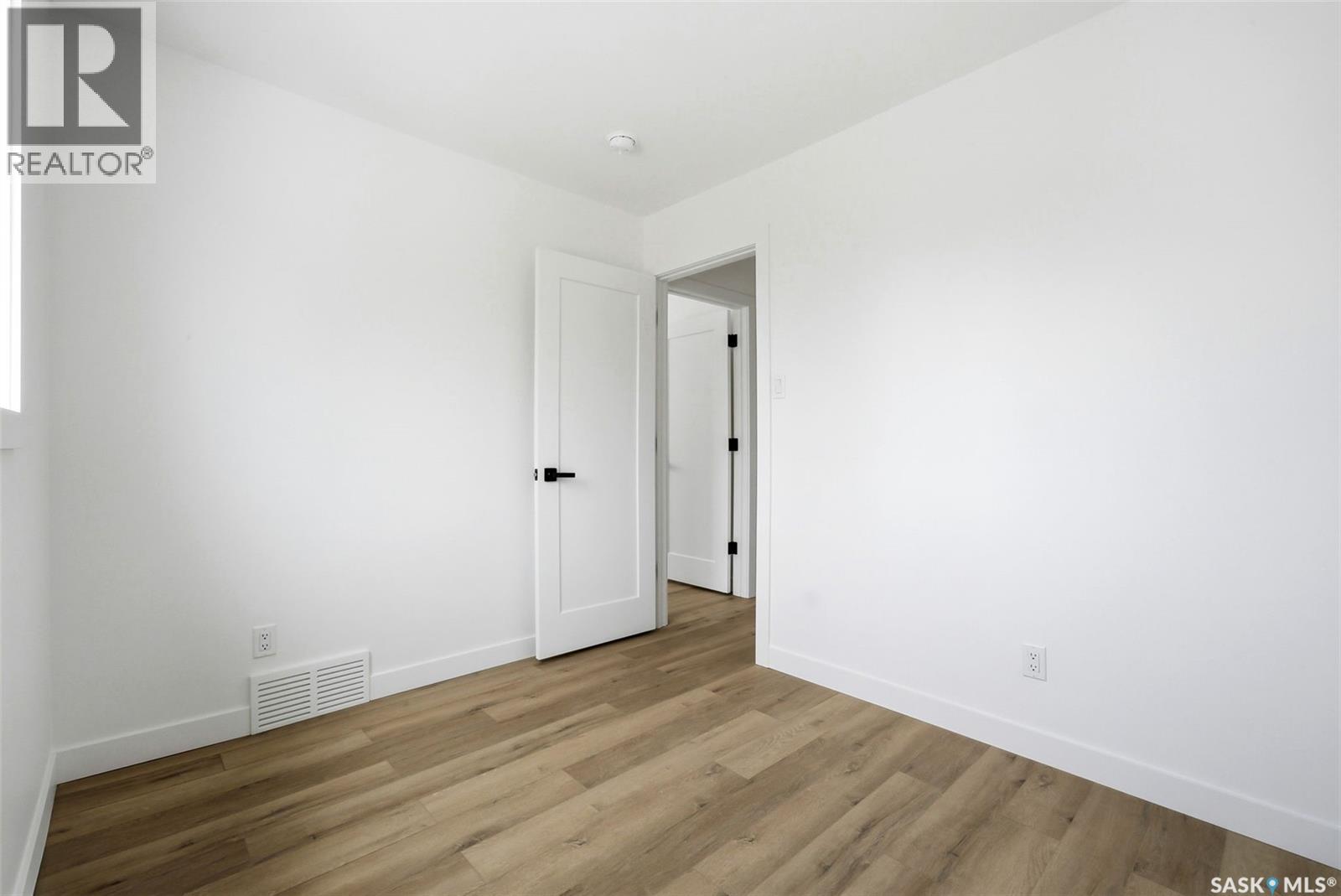 Single Family House 2 Level for Sale in  Thatcher ROAD Regina 