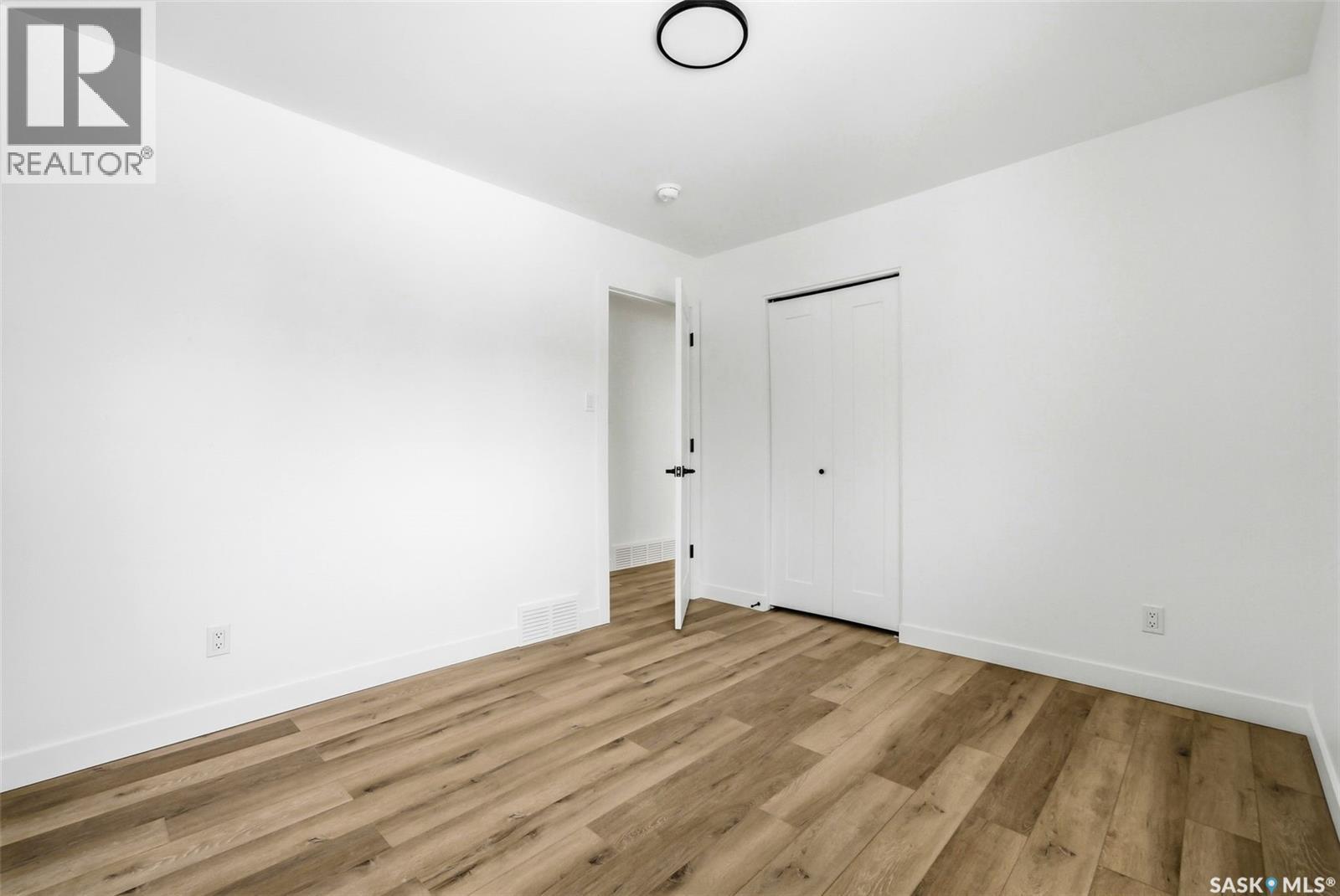 Single Family House 2 Level for Sale in  Thatcher ROAD Regina 