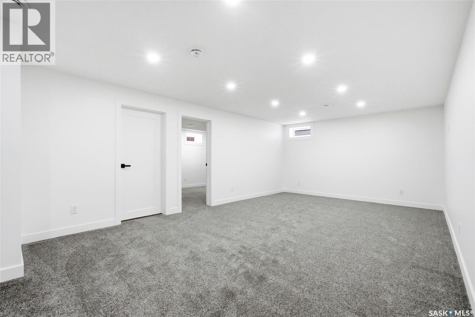 Single Family House 2 Level for Sale in  Thatcher ROAD Regina 