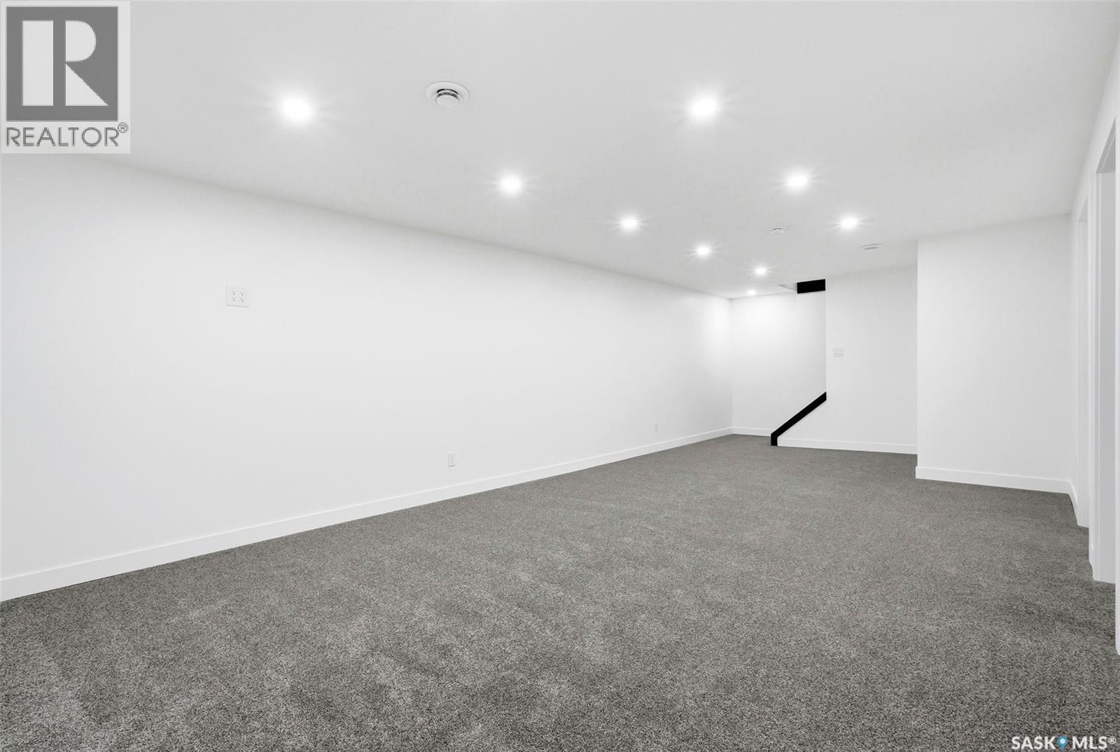 Single Family House 2 Level for Sale in  Thatcher ROAD Regina 