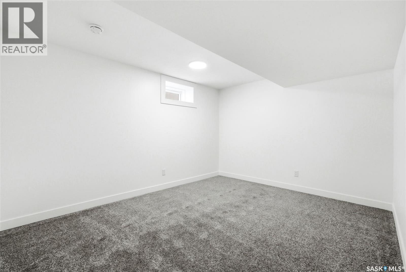 Single Family House 2 Level for Sale in  Thatcher ROAD Regina 