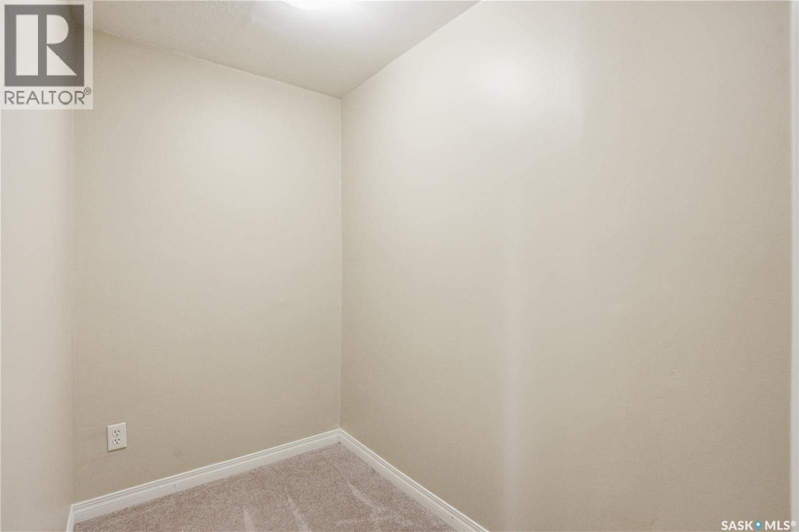 Single Family House for Sale in  Meglund PLACE Saskatoon 