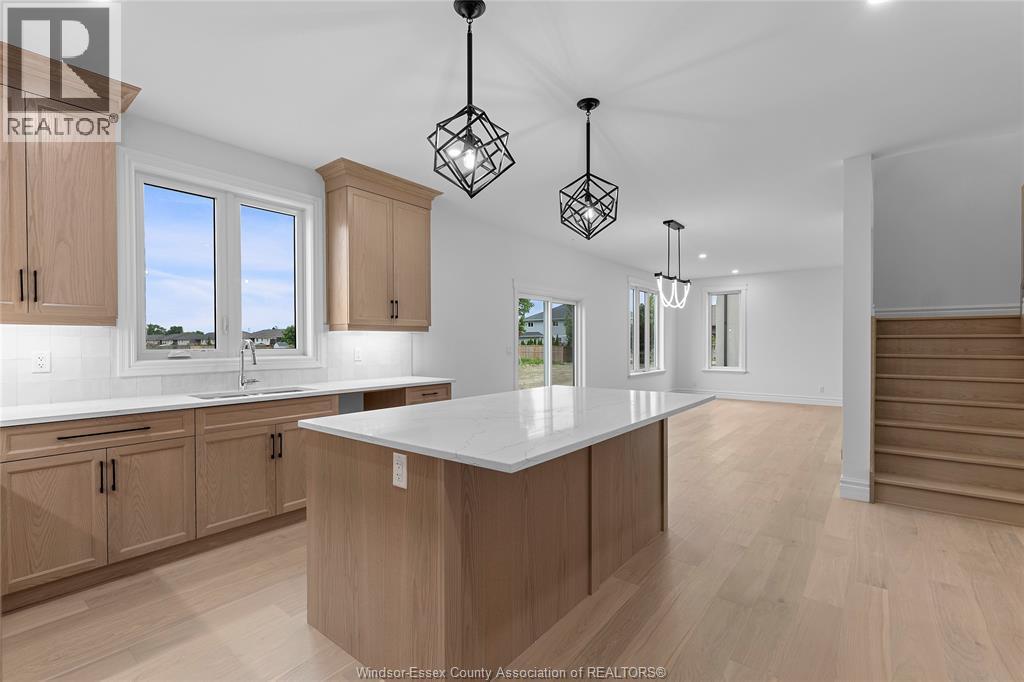 468 MARLA CRESCENT - 14