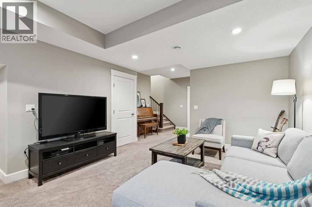 Single Family House for Sale in   Avenue NW Montgomery Calgary 