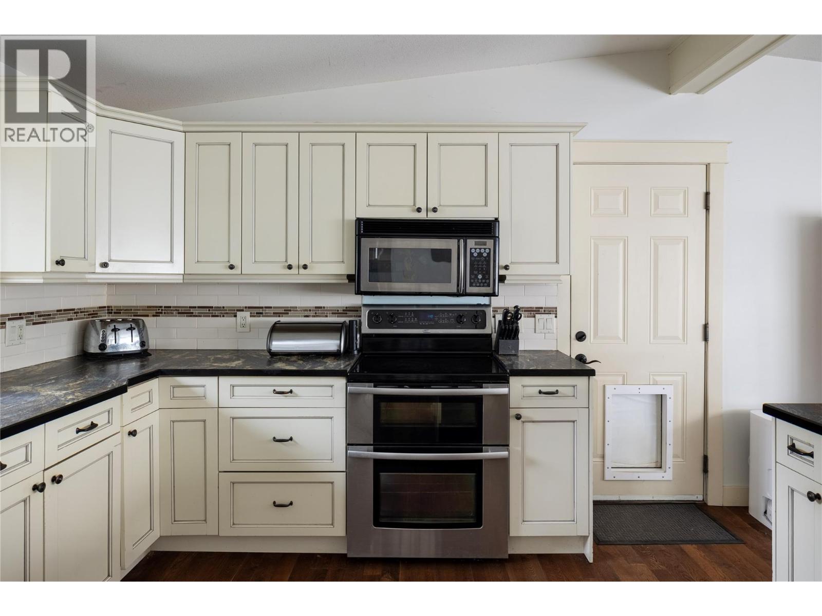 8705 Kalview Drive, Coldstream