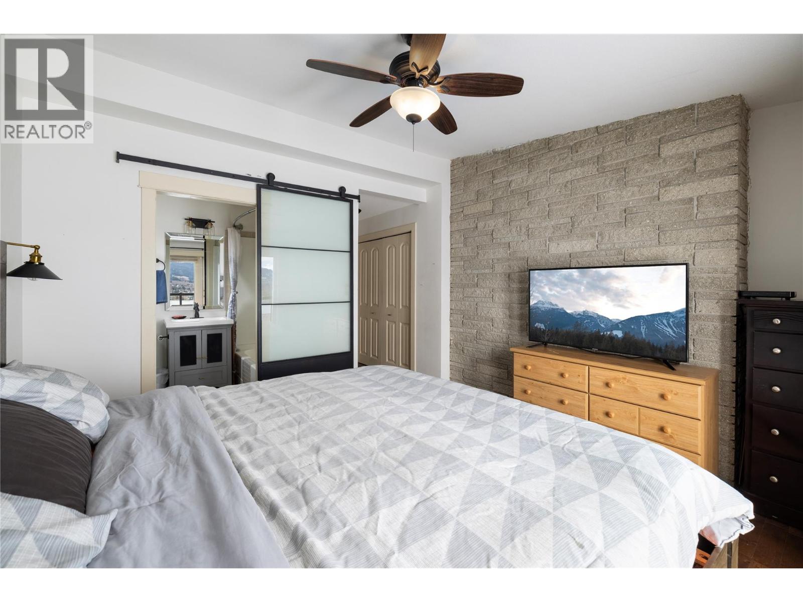 8705 Kalview Drive - 27