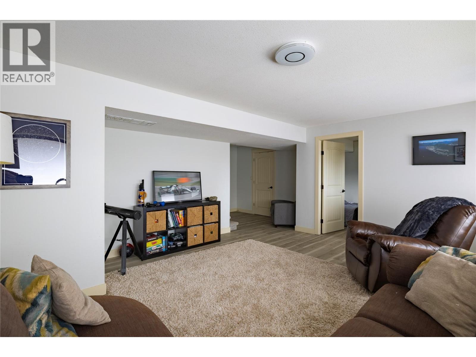 8705 Kalview Drive, Coldstream