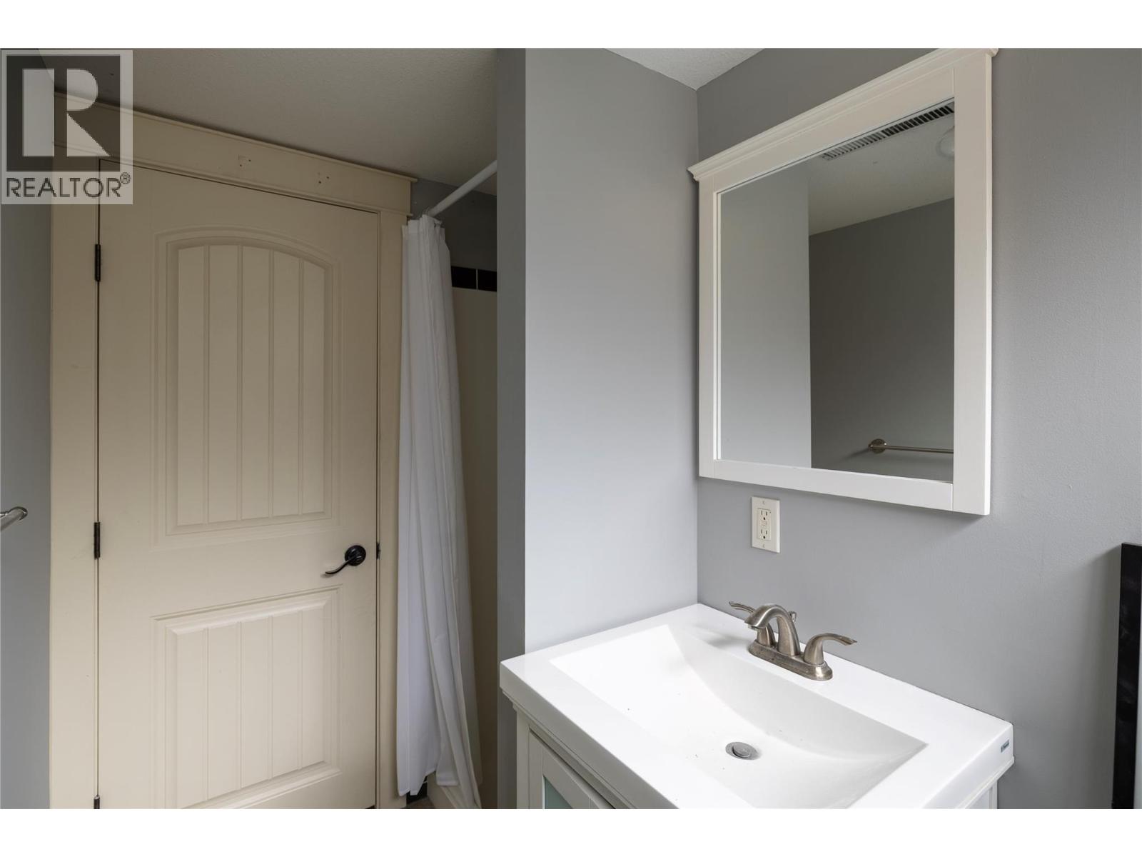 8705 Kalview Drive, Coldstream