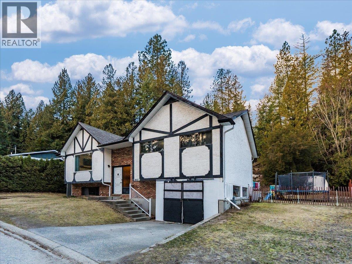 1441 Meadowbrook Drive, Castlegar