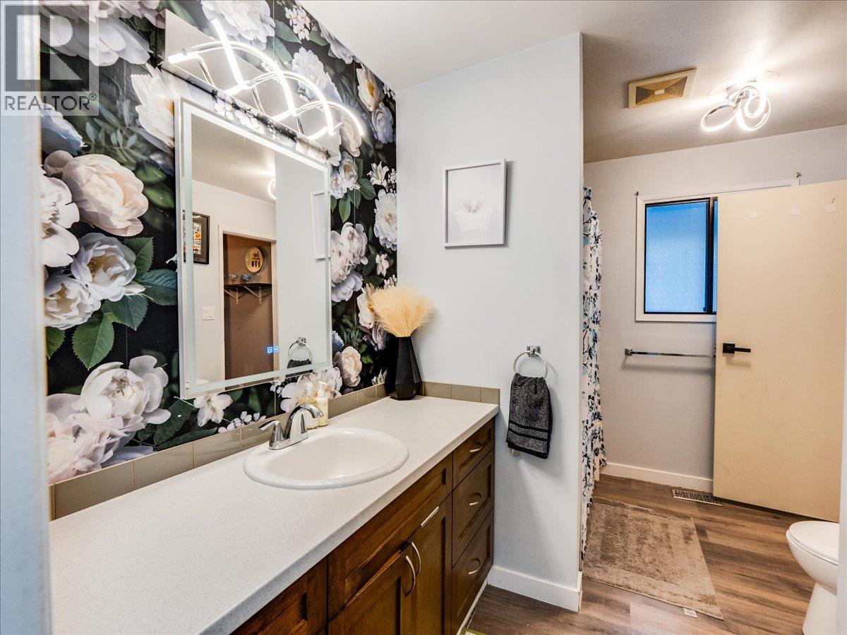 1441 Meadowbrook Drive, Castlegar